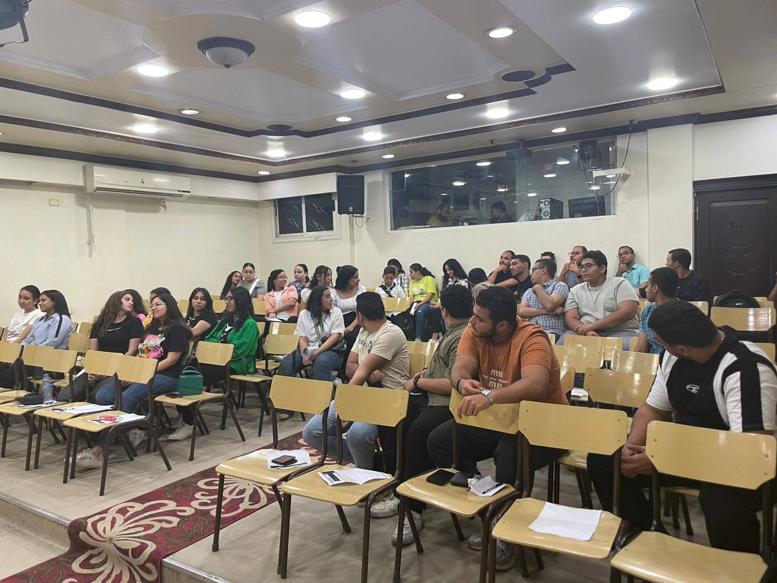 وحدة التدريب والكورسات